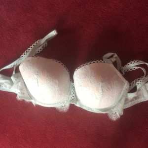 34DDD Demi angel bra